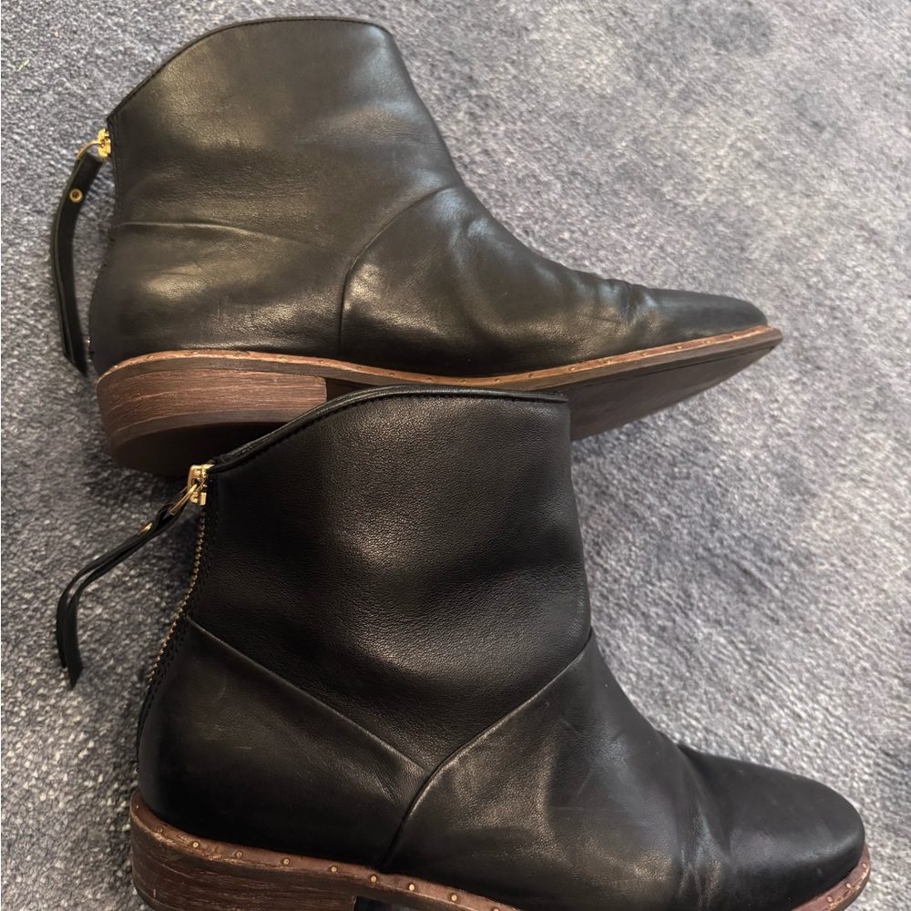 Ugg Bruno Black Leather Rear Zip Ankle Bootie 1018942 - Picture 6 of 9